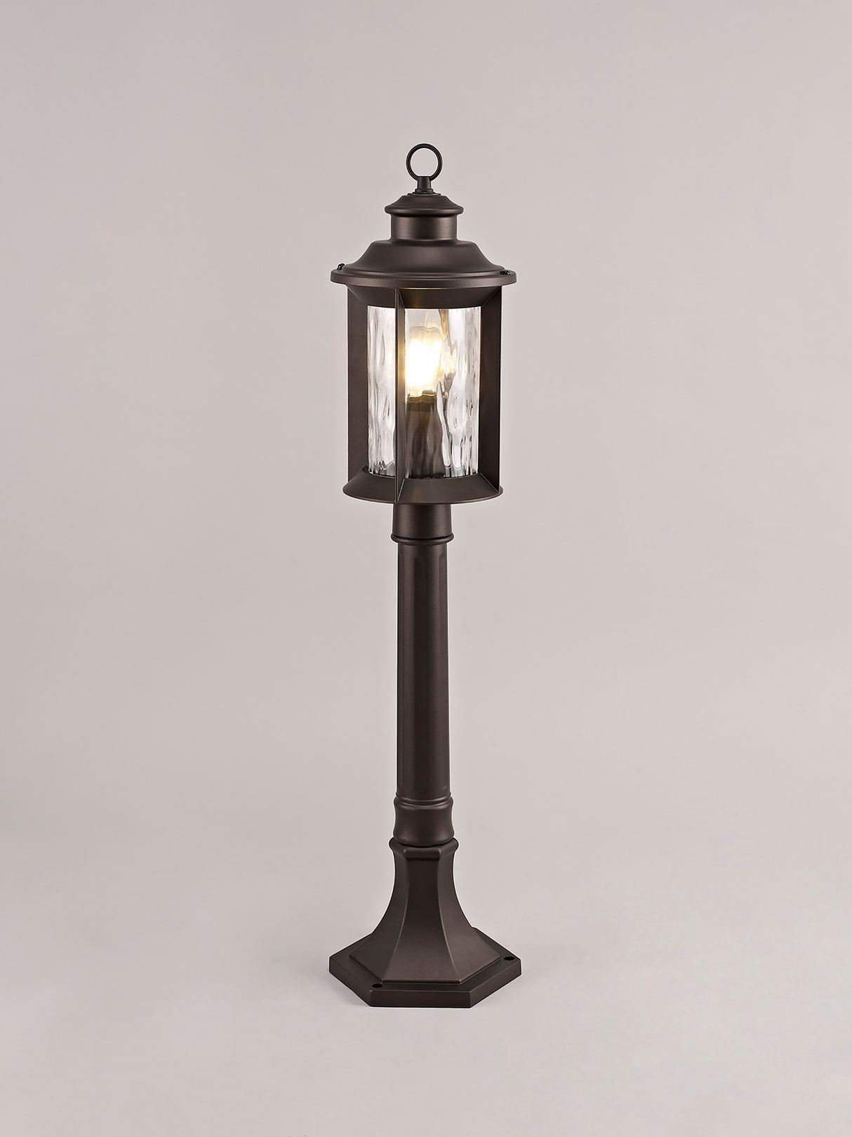 ELO8557 Elon Post Lamp 1 Light IP54 Indoor/Outdoor Use in a Antique Bronze/Clear Finish