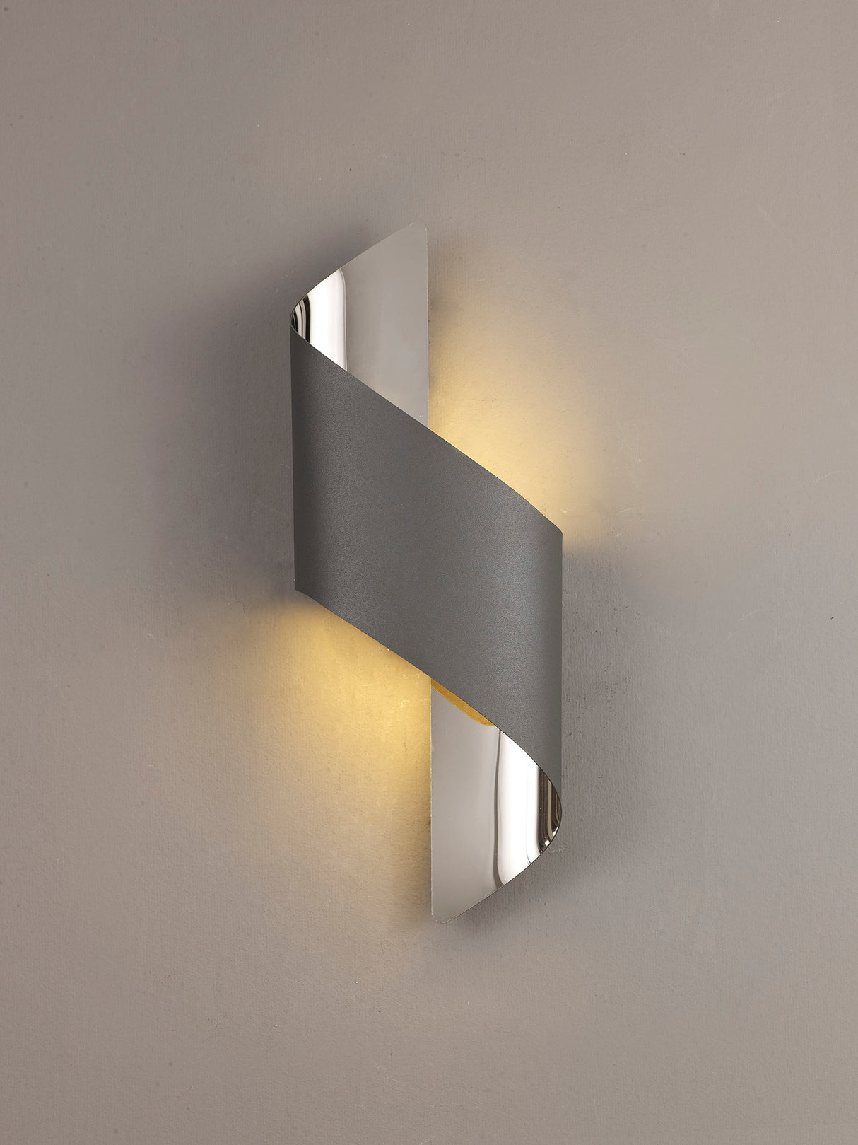 KAL0138 Kalau Small Wall Lamp 8W LED in a Anthracite/Chrome Finish