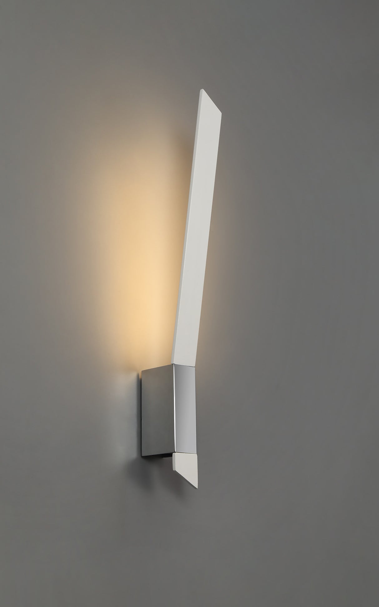 SAL0637 Salm Wall Lamp 8W LED in a Sand White/Chrome/Frosted Finish