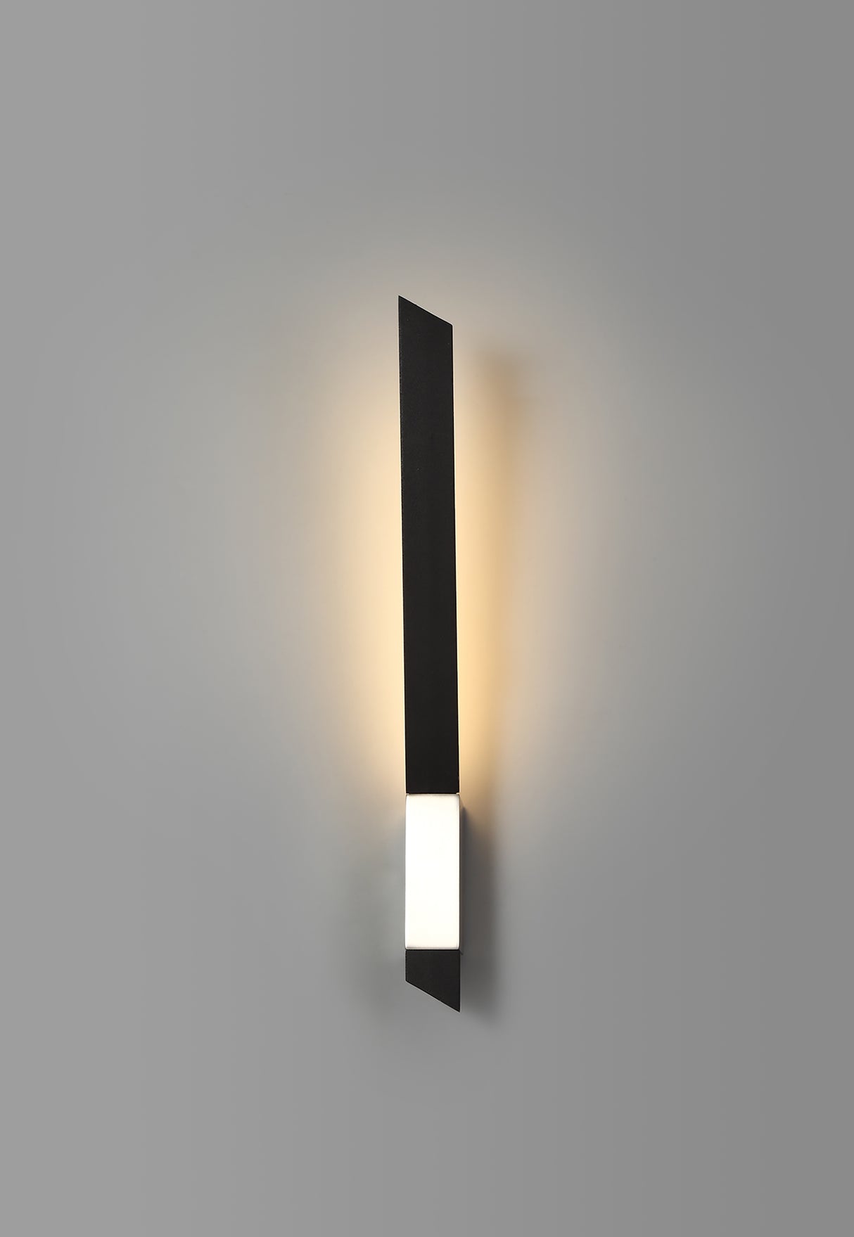 SAL1637 Salm Wall Lamp 8W LED in a Sand Black/Satin Nickel/Frosted Finish